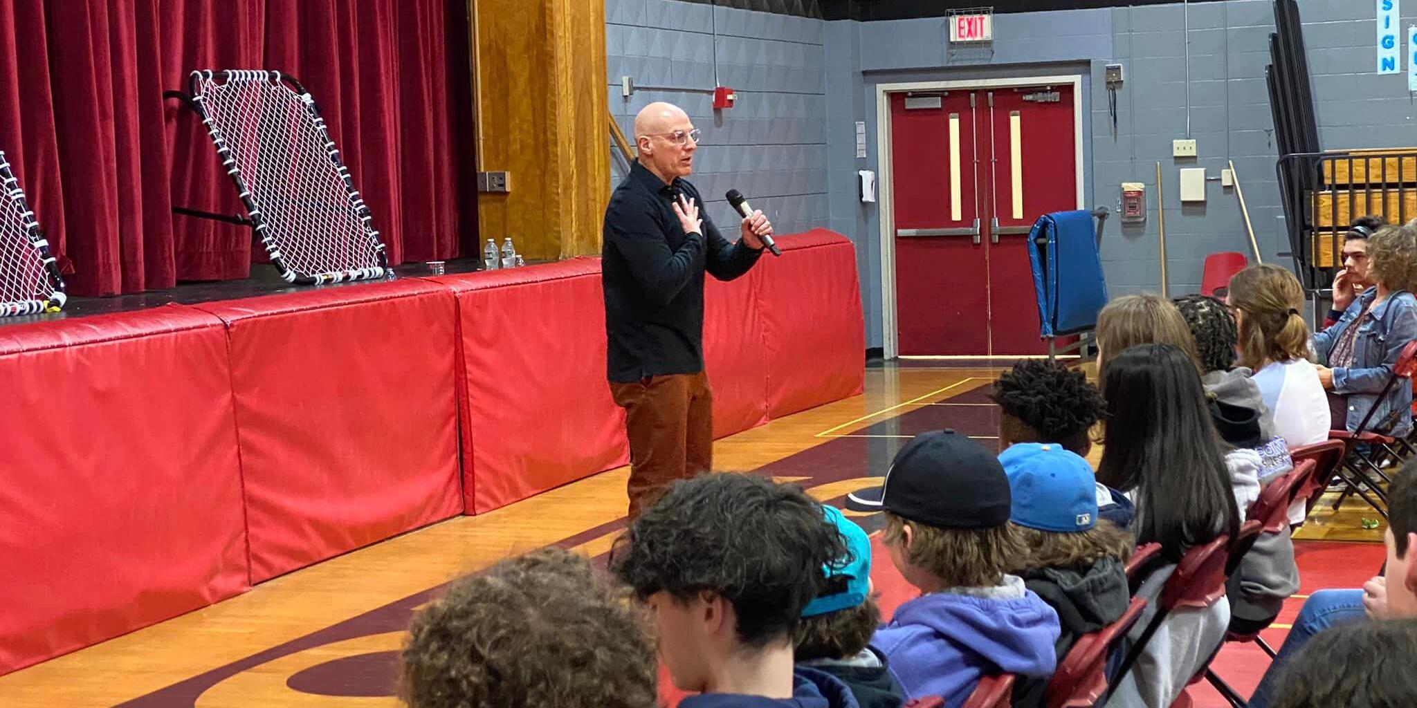 Author Gordon Korman visits and speaks at Hudson Memorial School!